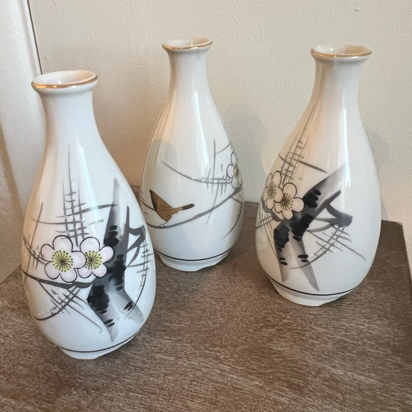 Japanese Celadon Porcelain Seiji Vases - Picture 4 of 14